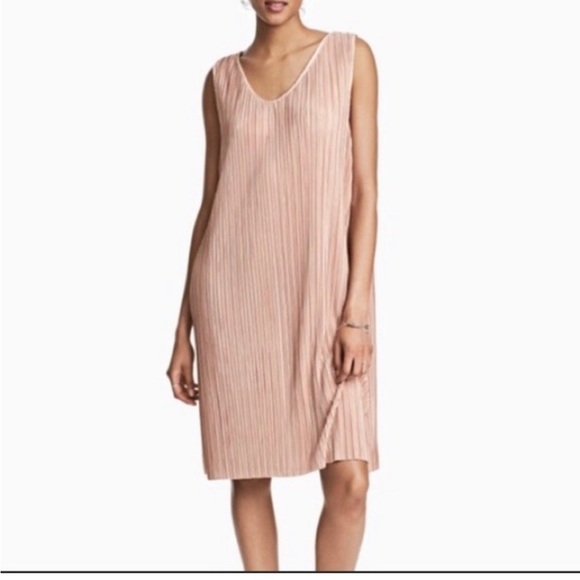 H&M Dresses & Skirts - H&m Pale Pink pleated dress